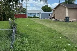 525 SW 9th St, Belle Glade, FL 33430 - Photo 3