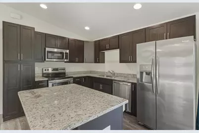 8007  Royal Court, Labelle, FL 33935 - Photo 11