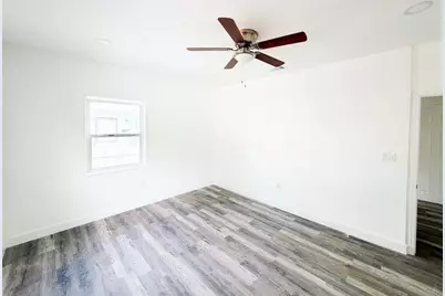 778 NW 80th St, Miami, FL 33150 - Photo 15