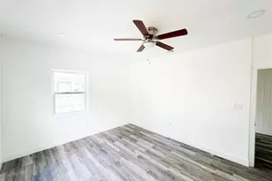 778 NW 80th St, Miami, FL 33150 - Photo 15