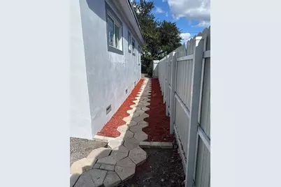 778 NW 80th St, Miami, FL 33150 - Photo 31