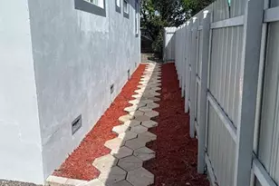 778 NW 80th St, Miami, FL 33150 - Photo 31