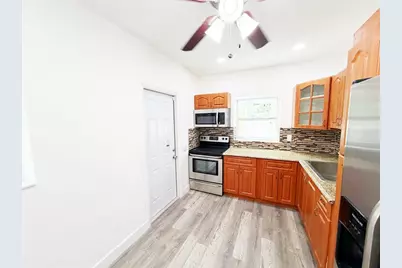 778 NW 80th St, Miami, FL 33150 - Photo 5