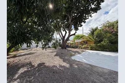 778 NW 80th St, Miami, FL 33150 - Photo 33