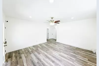 778 NW 80th St, Miami, FL 33150 - Photo 9