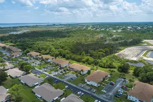 1217 S Lakes End Dr, Fort Pierce, FL 34982 - Photo 43