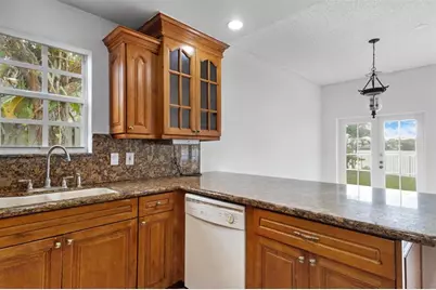 6648  Buena Vista Drive, Margate, FL 33063 - Photo 17