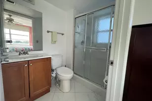 7640 NW 18th St, Margate, FL 33063 - Photo 15