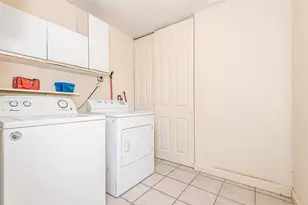 2581 NE 11th Ct, Pompano Beach, FL 33062 - Photo 27