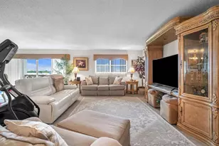 800 NE 195th St, Miami, FL 33179 - Photo 9