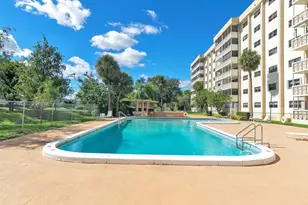 800 NE 195th St, Miami, FL 33179 - Photo 31