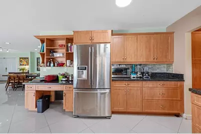 6207  Royal Poinciana Ln, Tamarac, FL 33319 - Photo 5