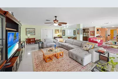 6207  Royal Poinciana Ln, Tamarac, FL 33319 - Photo 15