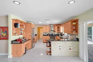 6207 Royal Poinciana Ln, Tamarac, FL 33319 - Photo 3