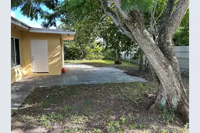 701 W Evanston Cir, Fort Lauderdale, FL 33312 - Photo 7