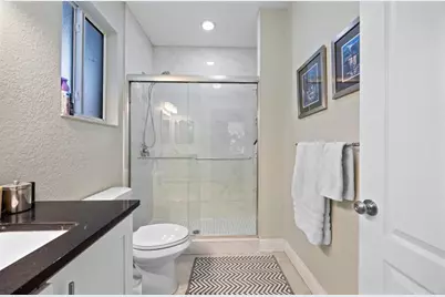 325 NE 34th St, Oakland Park, FL 33334 - Photo 15