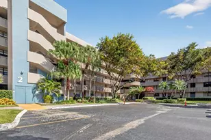 1000 Colony Point Cir, Pembroke Pines, FL 33026 - Photo 51