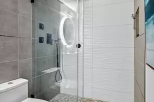 1000 Colony Point Cir, Pembroke Pines, FL 33026 - Photo 39