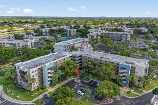 1000 Colony Point Cir, Pembroke Pines, FL 33026 - Photo 45