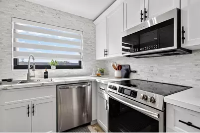 1000  Colony Point Cir, Unit #501, Pembroke Pines, FL 33026 - Photo 3