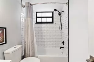 1030 NW 107th Ave, Pembroke Pines, FL 33026 - Photo 21