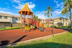 1030 NW 107th Ave, Pembroke Pines, FL 33026 - Photo 29