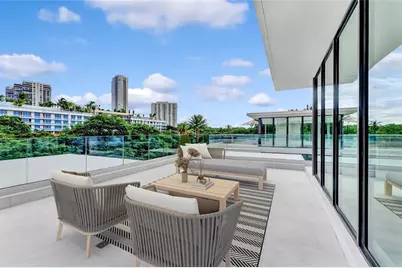 2130  S Miami Ave, Miami, FL 33129 - Photo 13