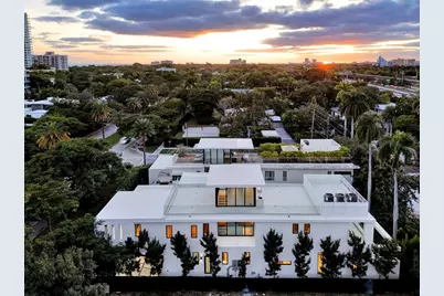 2130  S Miami Ave, Miami, FL 33129 - Photo 9