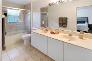 8106 Prestige Commons Dr, Tamarac, FL 33321 - Photo 15