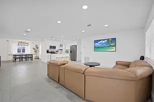 300 SW 65th Way, Pembroke Pines, FL 33023 - Photo 9