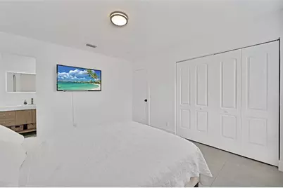 300 SW 65th Way, Pembroke Pines, FL 33023 - Photo 17