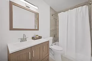 300 SW 65th Way, Pembroke Pines, FL 33023 - Photo 21