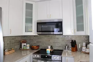 421 SE Solaz Ave, Port Saint Lucie, FL 34983 - Photo 5