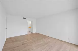 8105 NW 61st St, Tamarac, FL 33321 - Photo 13