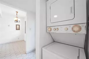 8105 NW 61st St, Tamarac, FL 33321 - Photo 25