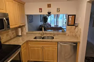 9531 Seagrape Dr, Davie, FL 33324 - Photo 5