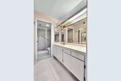 10442 E Clairmont Cir, Unit #204, Tamarac, FL 33321 - Photo 31