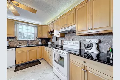 4930 E Sabal Palm Blvd, Unit #301, Tamarac, FL 33319 - Photo 13