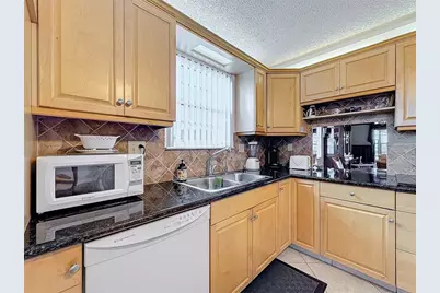 4930 E Sabal Palm Blvd, Unit #301, Tamarac, FL 33319 - Photo 15