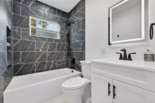 728 NE 7th St, Pompano Beach, FL 33060 - Photo 25