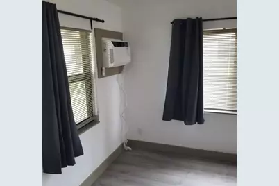 803 NE 8th St, Hallandale Beach, FL 33009 - Photo 13