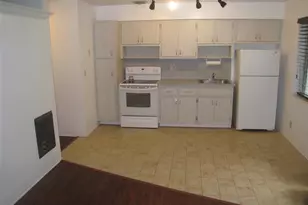 803 NE 8th St, Hallandale Beach, FL 33009 - Photo 27