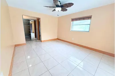 8800 NW 3 St, Pembroke Pines, FL 33024 - Photo 11