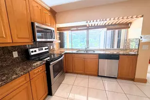 8800 NW 3 St, Pembroke Pines, FL 33024 - Photo 23