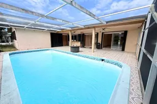 8800 NW 3 St, Pembroke Pines, FL 33024 - Photo 27