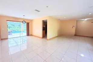 8800 NW 3 St, Pembroke Pines, FL 33024 - Photo 17