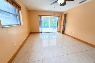 8800 NW 3 St, Pembroke Pines, FL 33024 - Photo 5