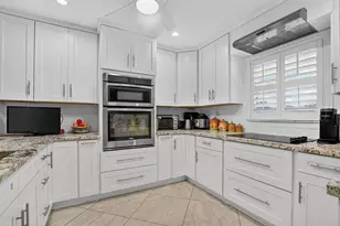 250 NE 20th St, Boca Raton, FL 33431 - Photo 7