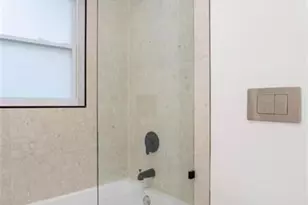 770 NE 34th Ct, Oakland Park, FL 33334 - Photo 13