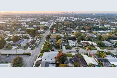 770 NE 34th Court, Oakland Park, FL 33334 - Photo 25